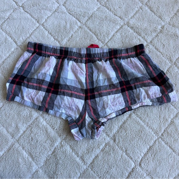 Victoria's Secret | Holiday Pink Plaid Striped Sleep Shorts | Size Medium - Picture 3 of 10